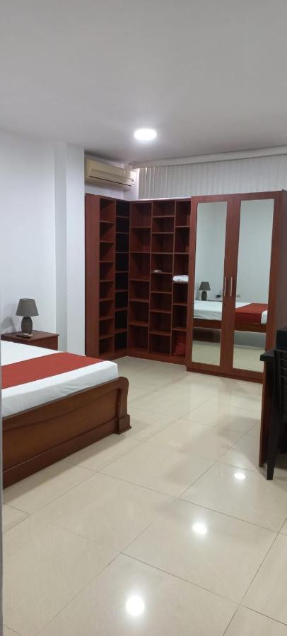 Departamentos Marcecilia De 2 Y 3 Habitaciones En El Centro De Manta Exterior photo