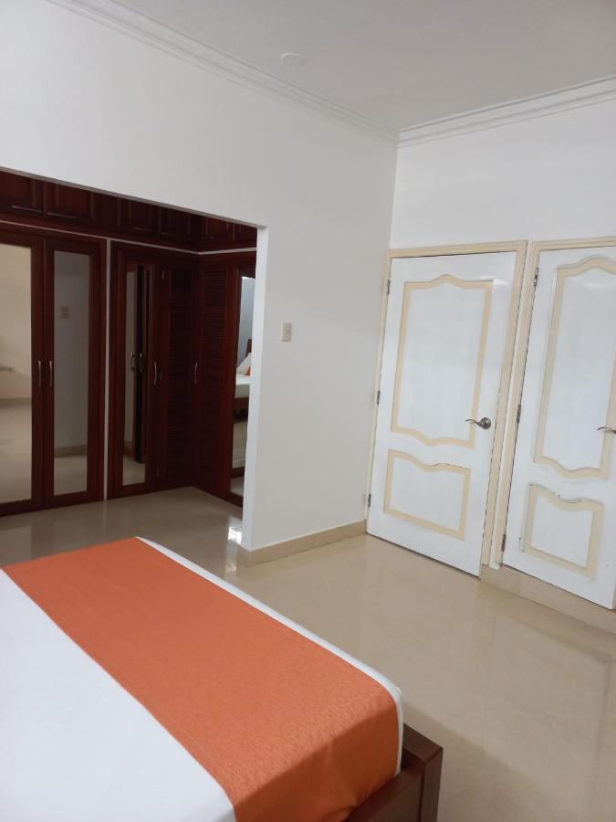 Departamentos Marcecilia De 2 Y 3 Habitaciones En El Centro De Manta Exterior photo